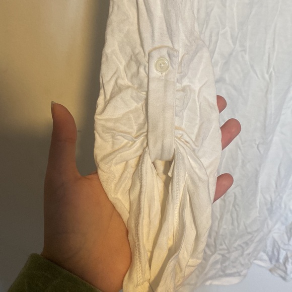 White, mid length sleeved Old Navy women’s shirt. - Picture 4 of 4